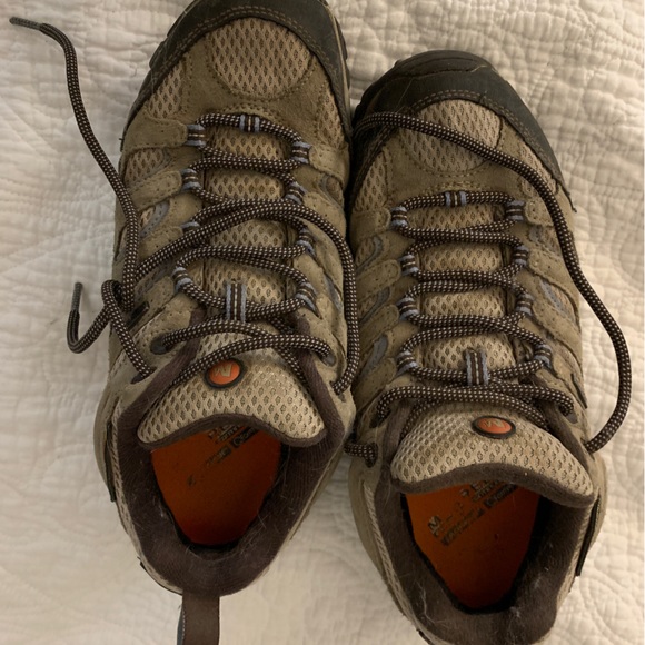 Merrel hiking shoes - Picture 1 of 5